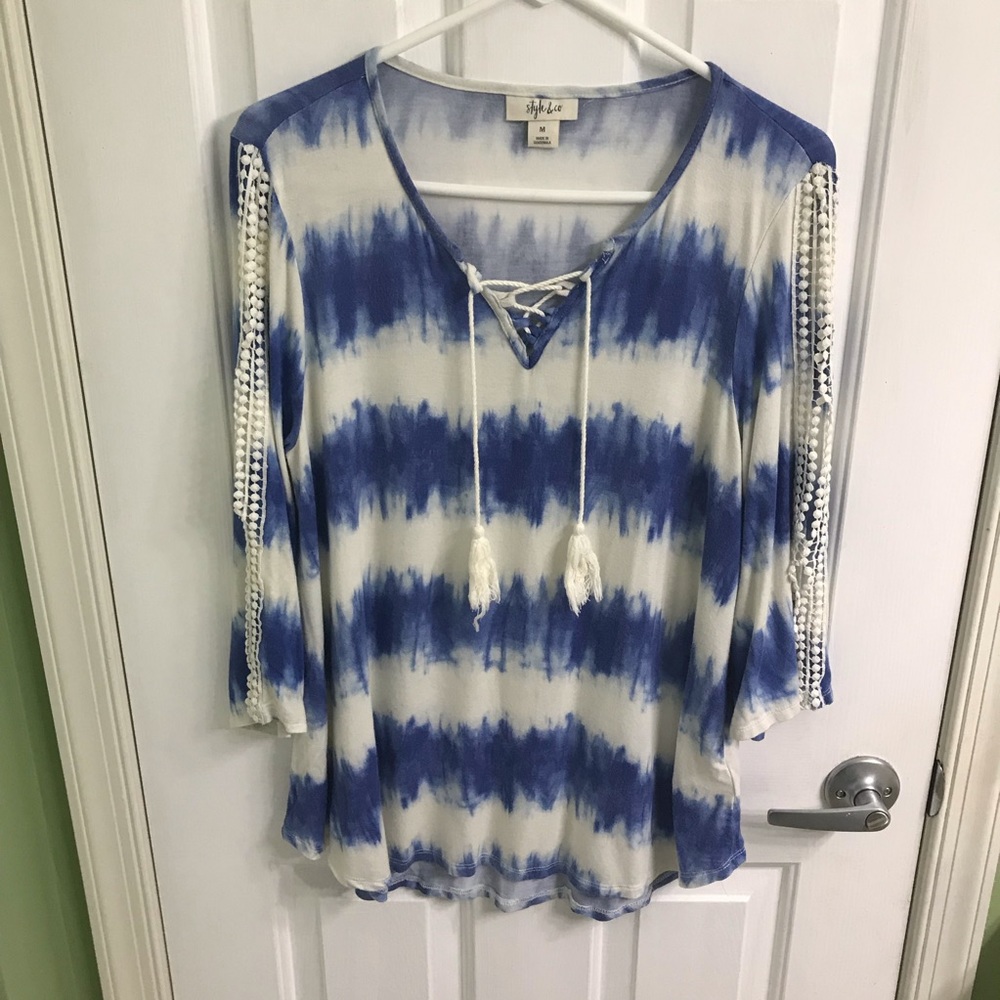 Blue and white 3/4 sleeve top size medium